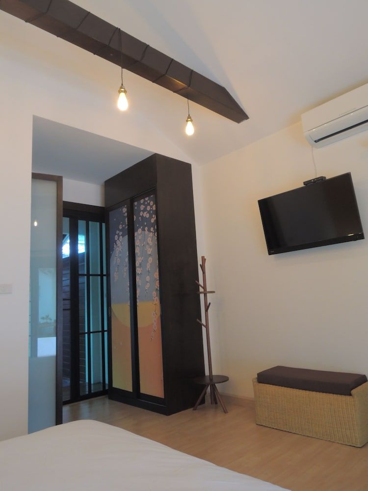 Aiims Tales Canal Boutique House Deluxe Room 16