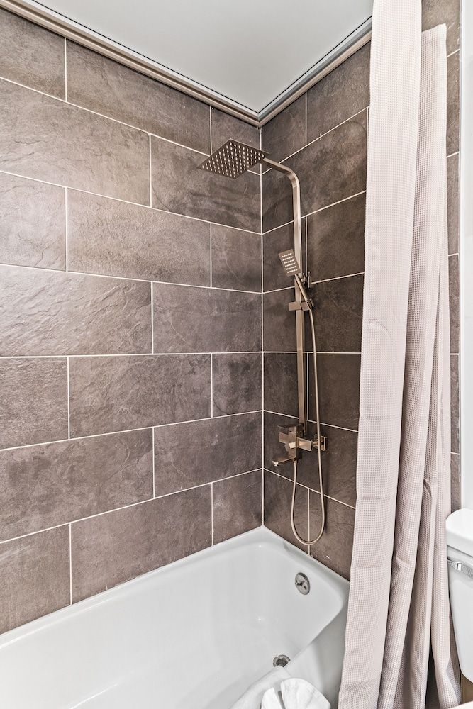 Interurban Suites Hotel Suite 3