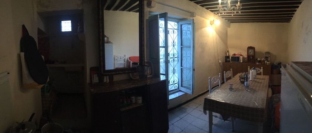 undefined Palais du XVIII ème siècle - Hostel