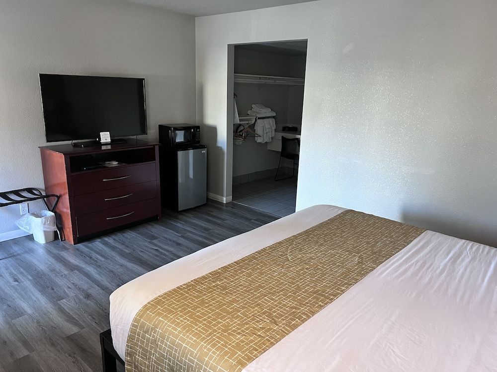 Room, 1 Queen Bed, Non Smoking