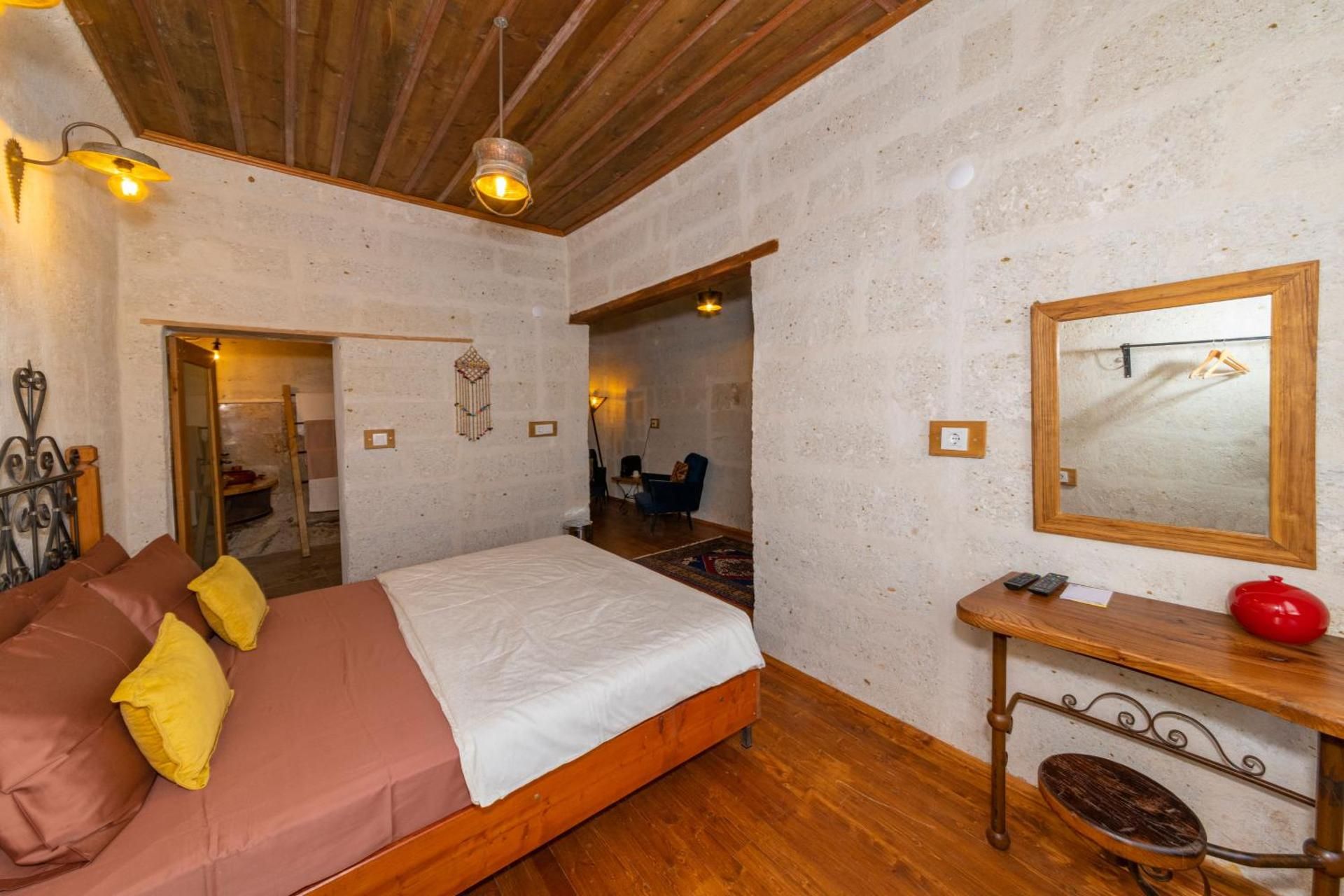 Terracota Hotel Deluxe Double Room