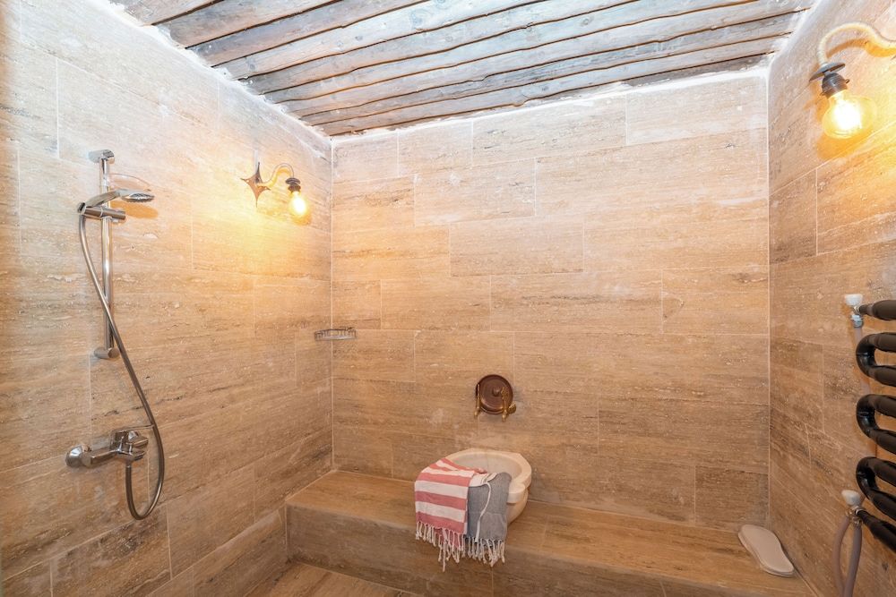 Terracota Hotel Deluxe Room 15