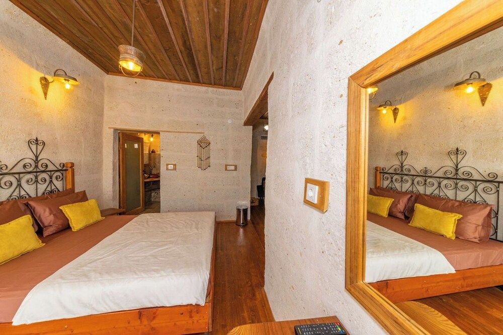 Terracota Hotel Deluxe Room