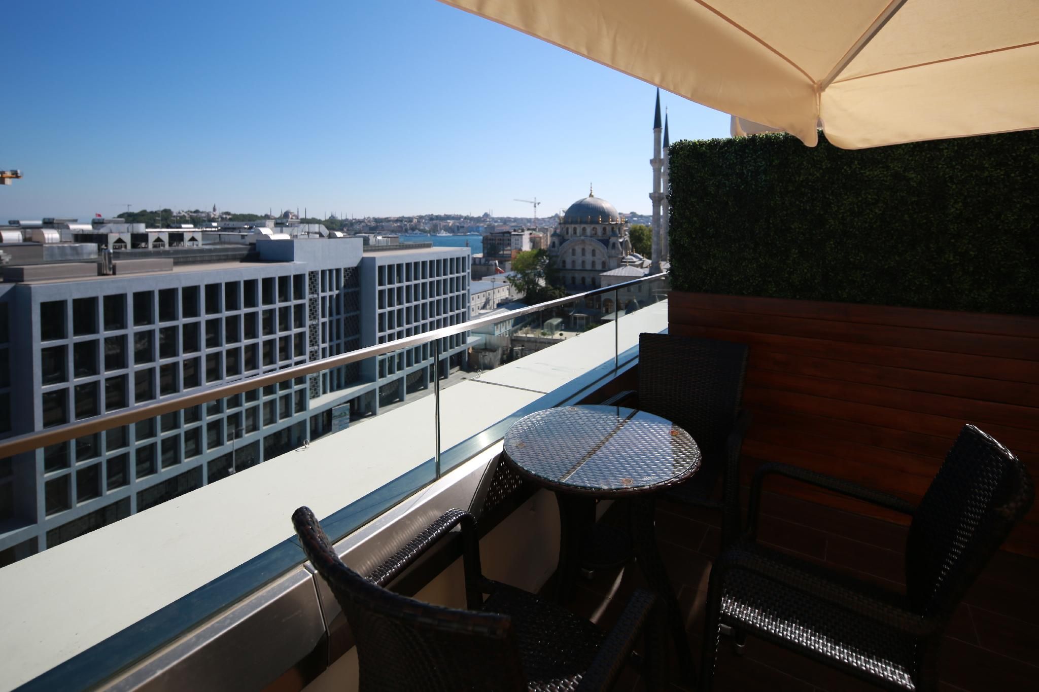 Deluxe Room with Terrace