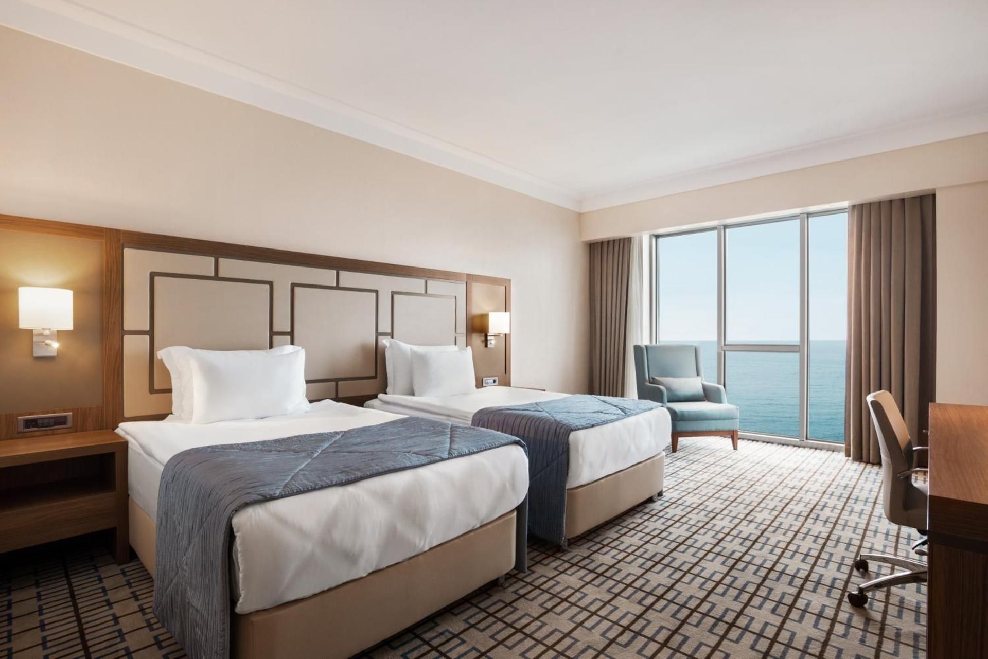 2 Twin Beds, Sea View