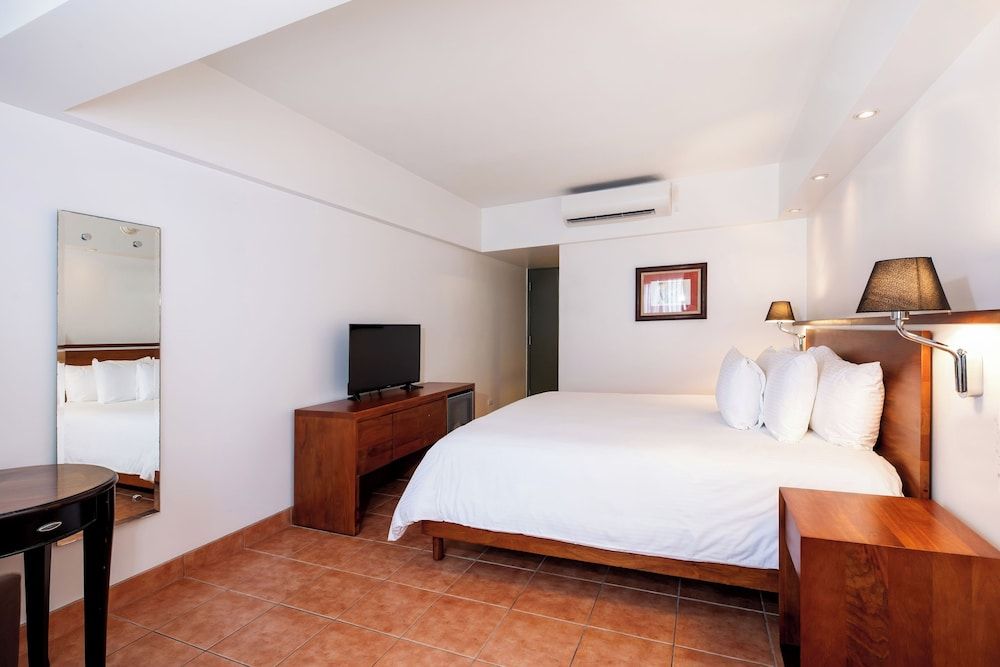 Hotel Presidente Standard Room, 1 King Bed