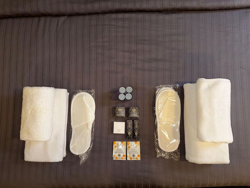 Mavilla Hotel Deluxe Room 12