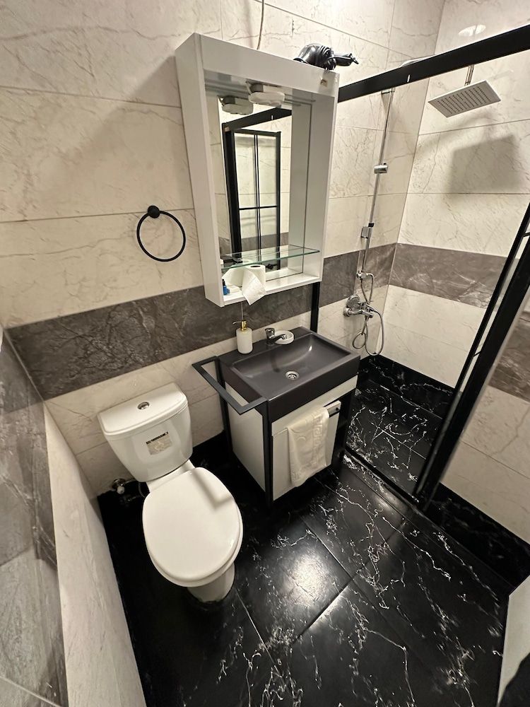 Mavilla Hotel Economy Room 5