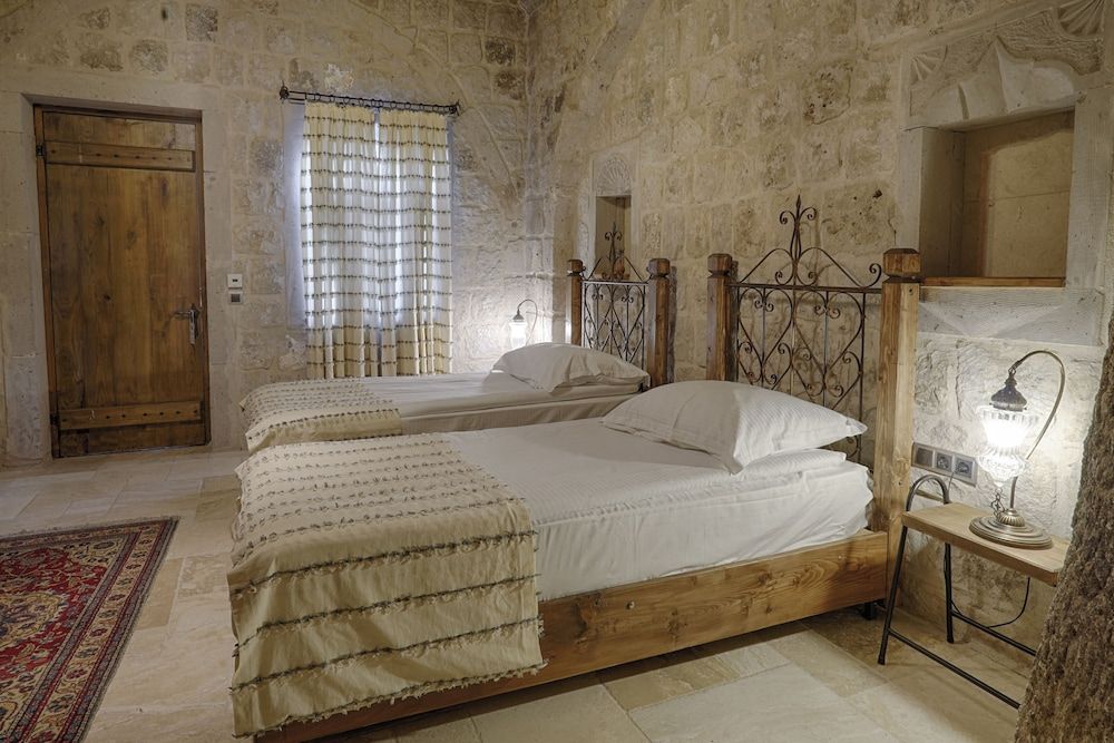 Hera Cave Suites Standard Double or Twin Room, Non Smoking 4