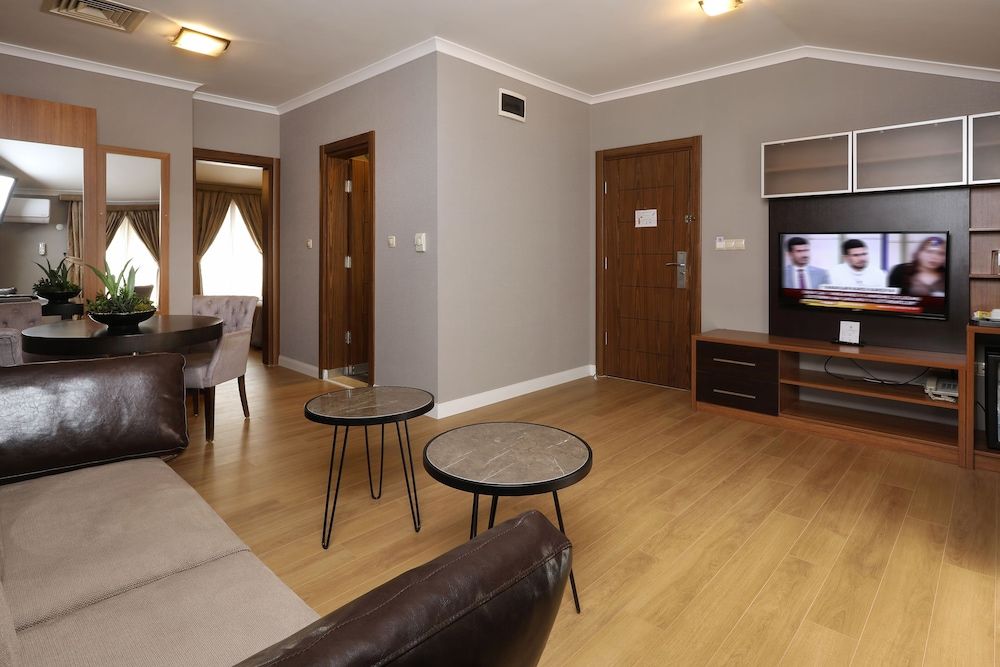 New Balturk Hotel Izmit Exclusive Suite, Jetted Tub 6