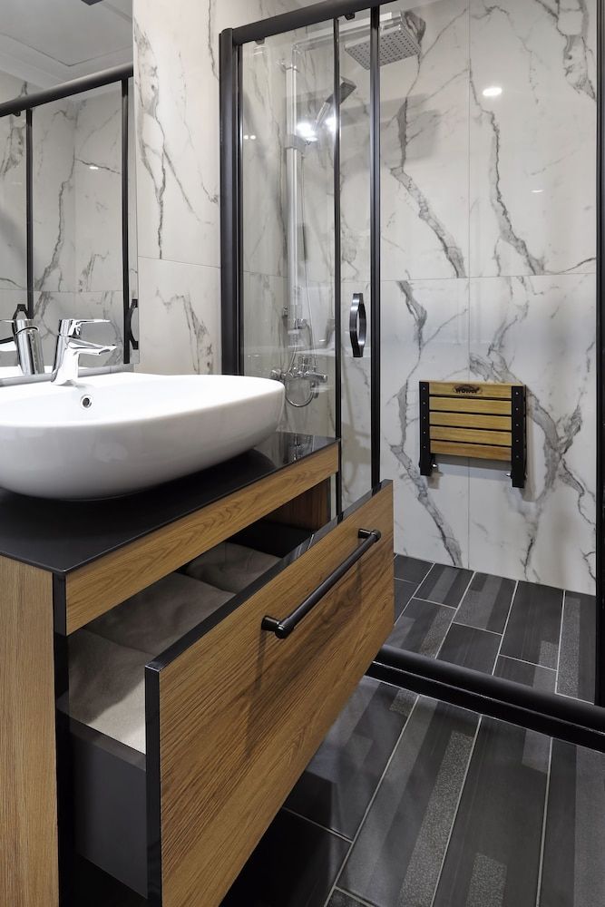 New Balturk Hotel Izmit Family Suite, Jetted Tub 5