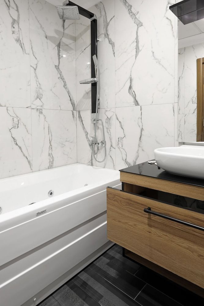 New Balturk Hotel Izmit Exclusive Suite, Jetted Tub 3