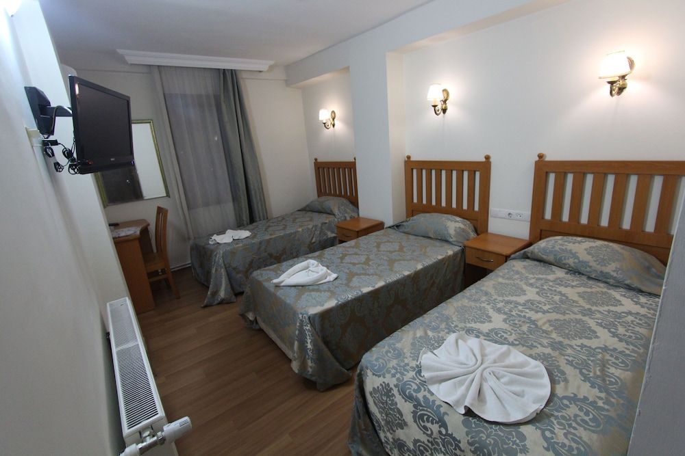 Triple Room, 3 Single Beds