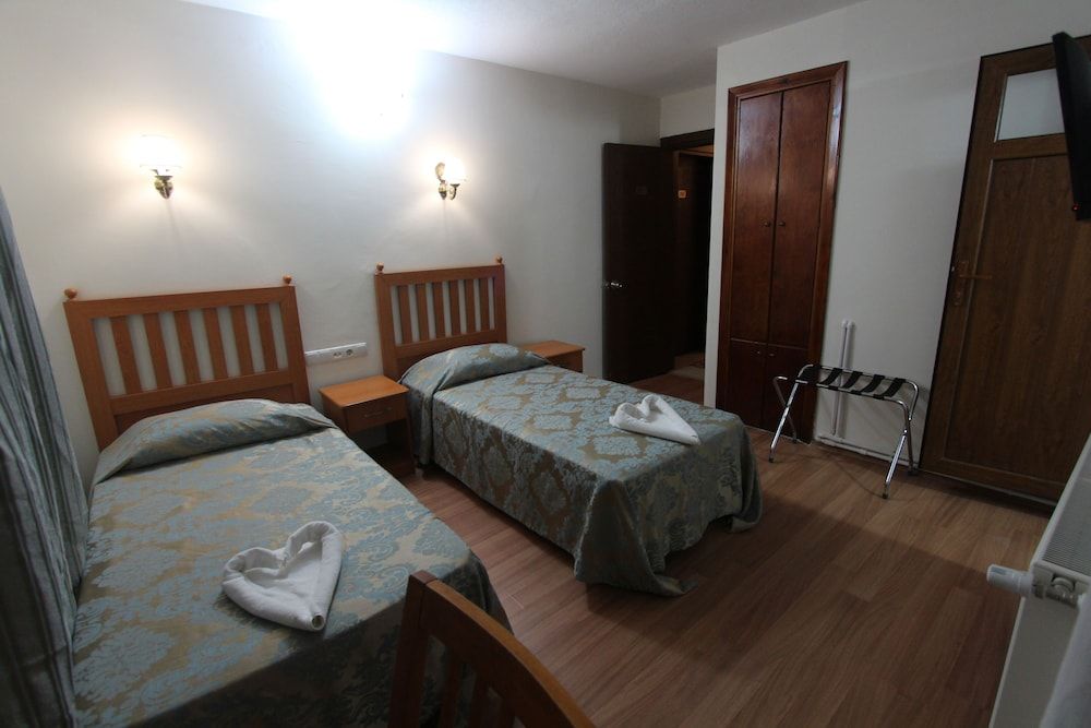 Hotel Ave Maria Twin Room 2