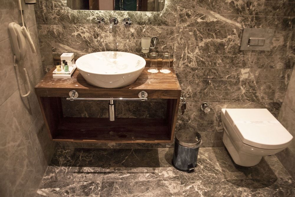 Old Port Hotel Economy Room 3