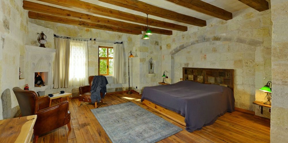 Seki Cave Suites Superior Twin or Double Room 3