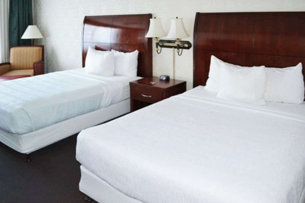 Standard Room, 2 Queen Beds, Non Smoking