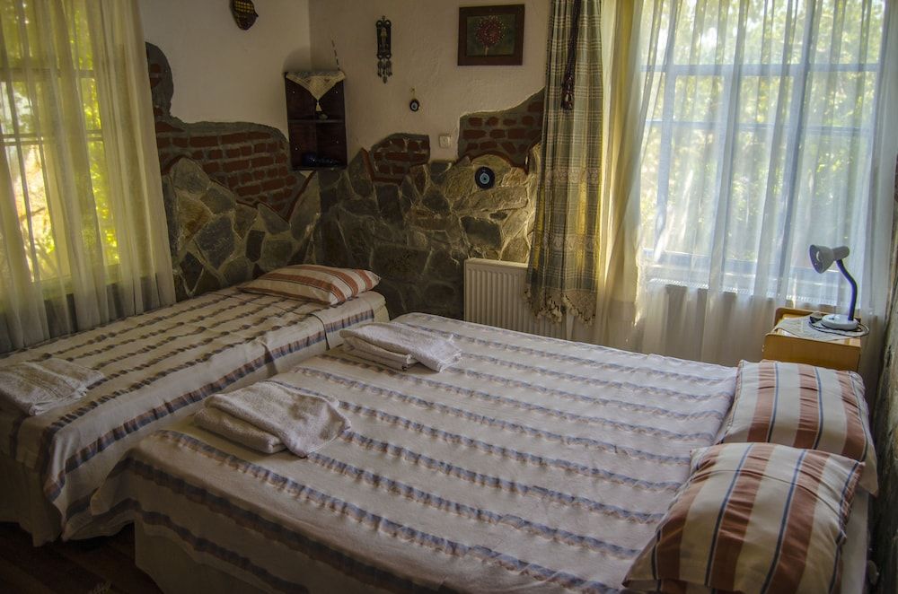 Agora Pansiyon Family Room 5