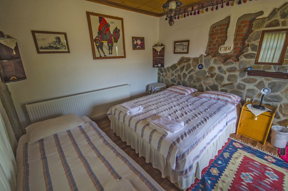 Agora Pansiyon Family Room 2