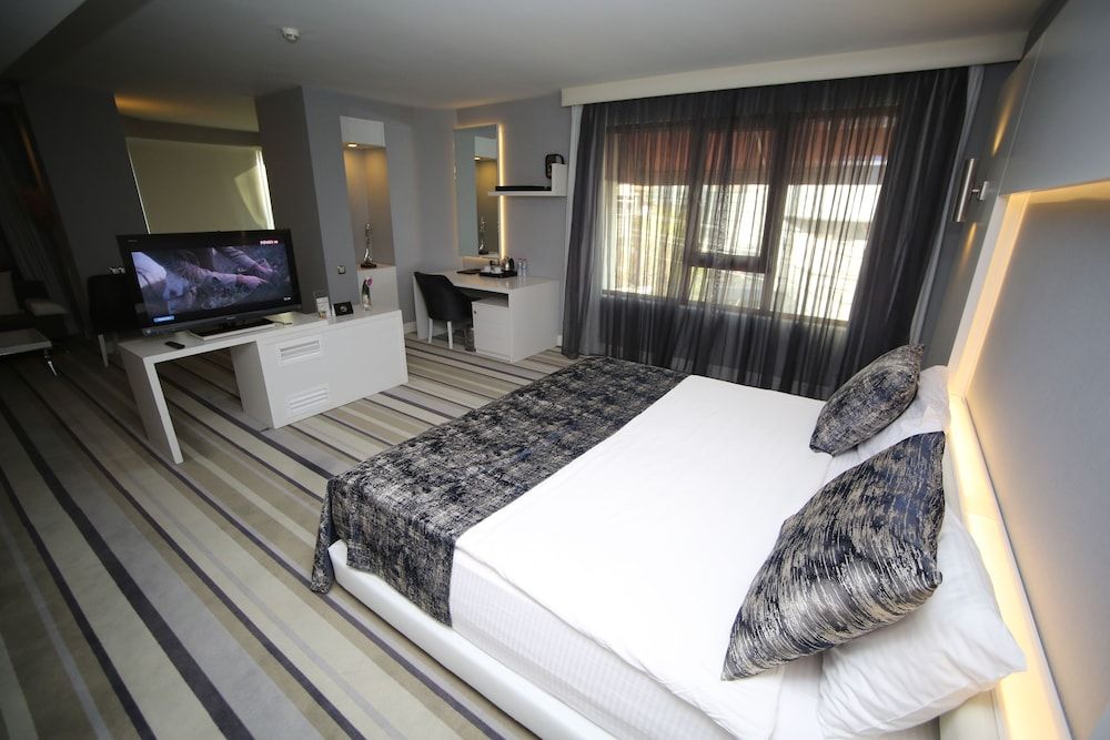 undefined Grand Nora Hotel 10
