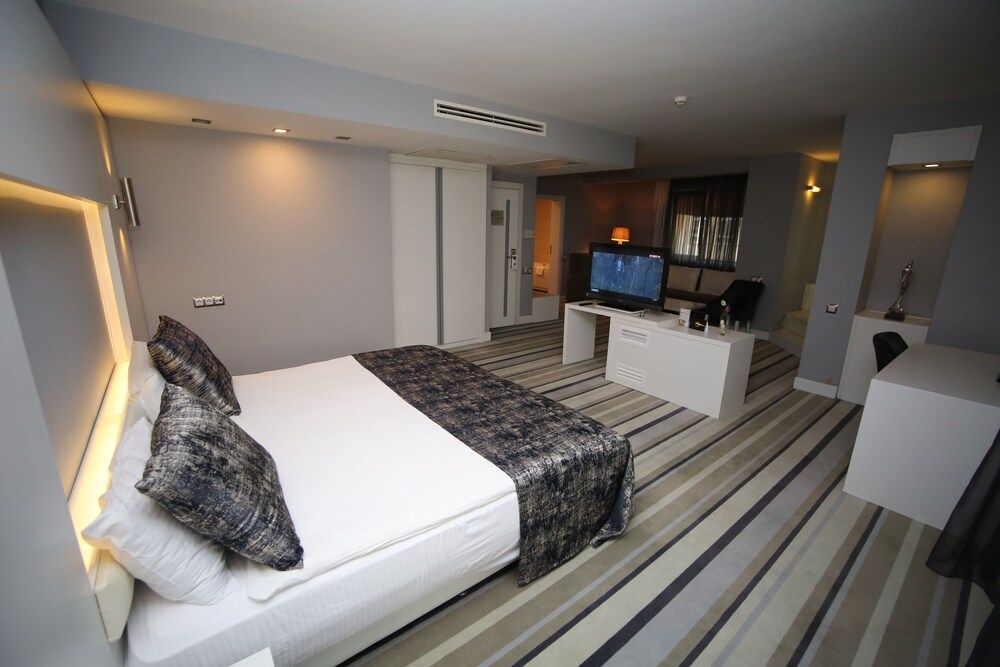 undefined Grand Nora Hotel