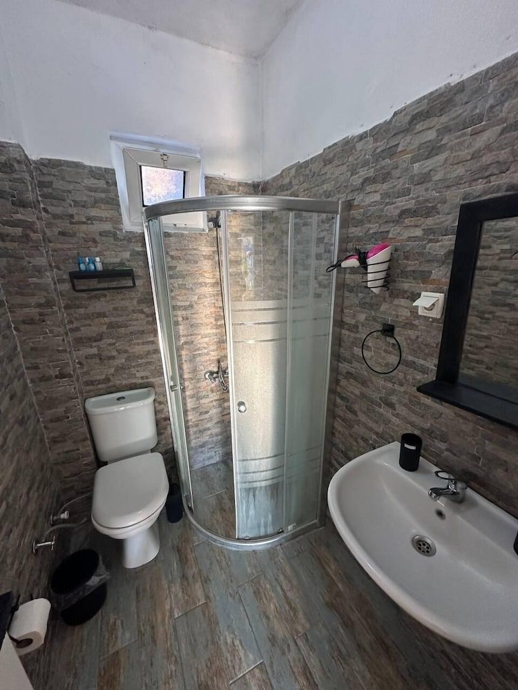 Eski Datca Pansiyon Cafe Family Room 17