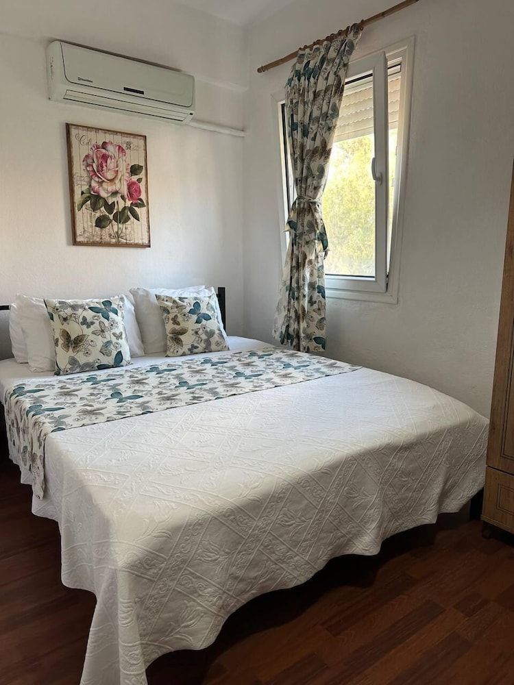 Eski Datca Pansiyon Cafe Family Room 8