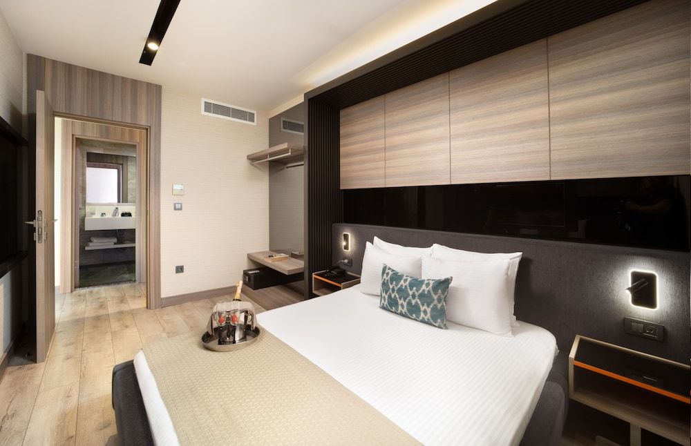 Deluxe Suite, Kitchen