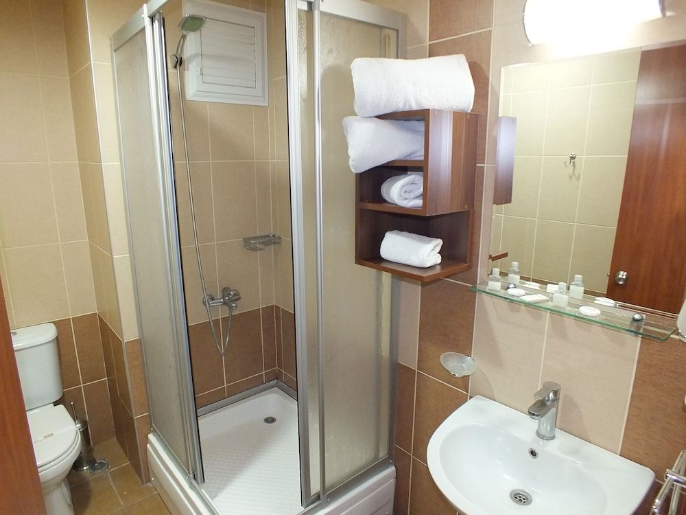 Lifos Otel Double Room 10