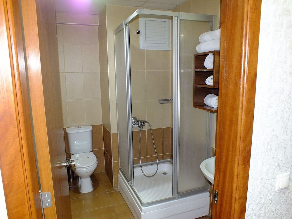 Lifos Otel Double Room 8