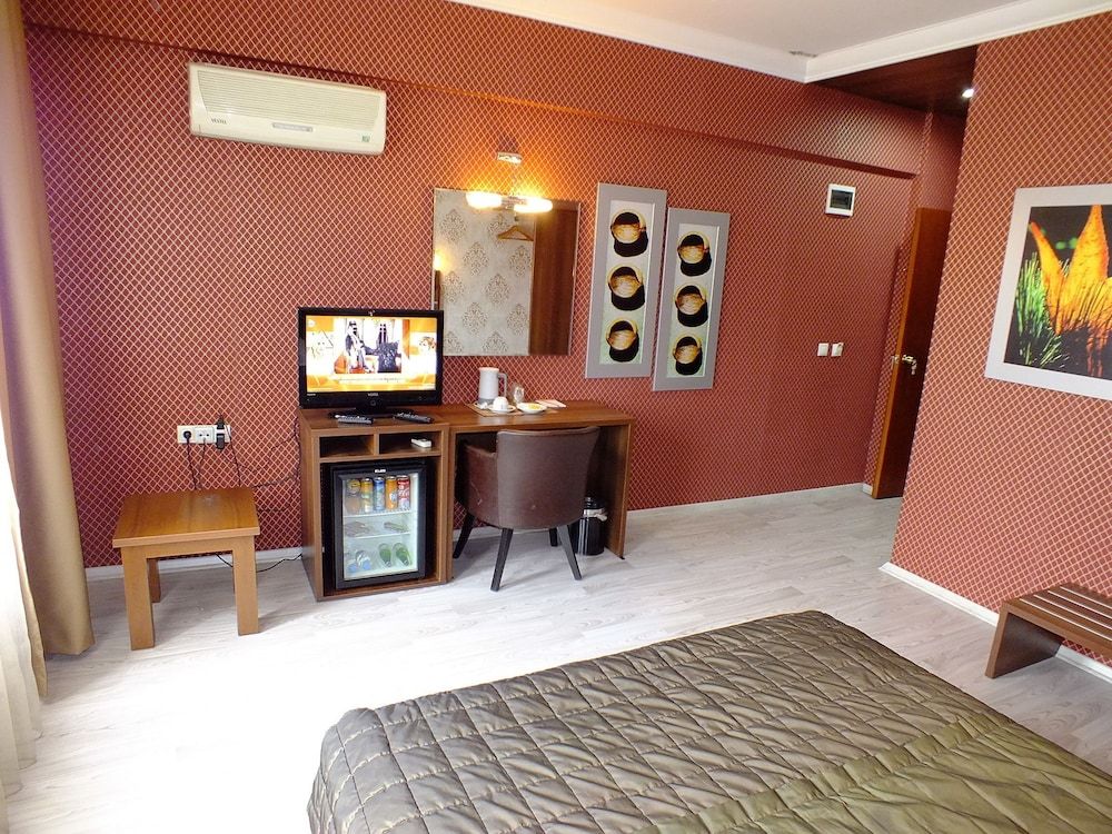 Lifos Otel Double Room 16