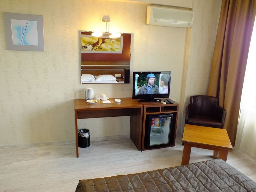 Lifos Otel Double Room 15