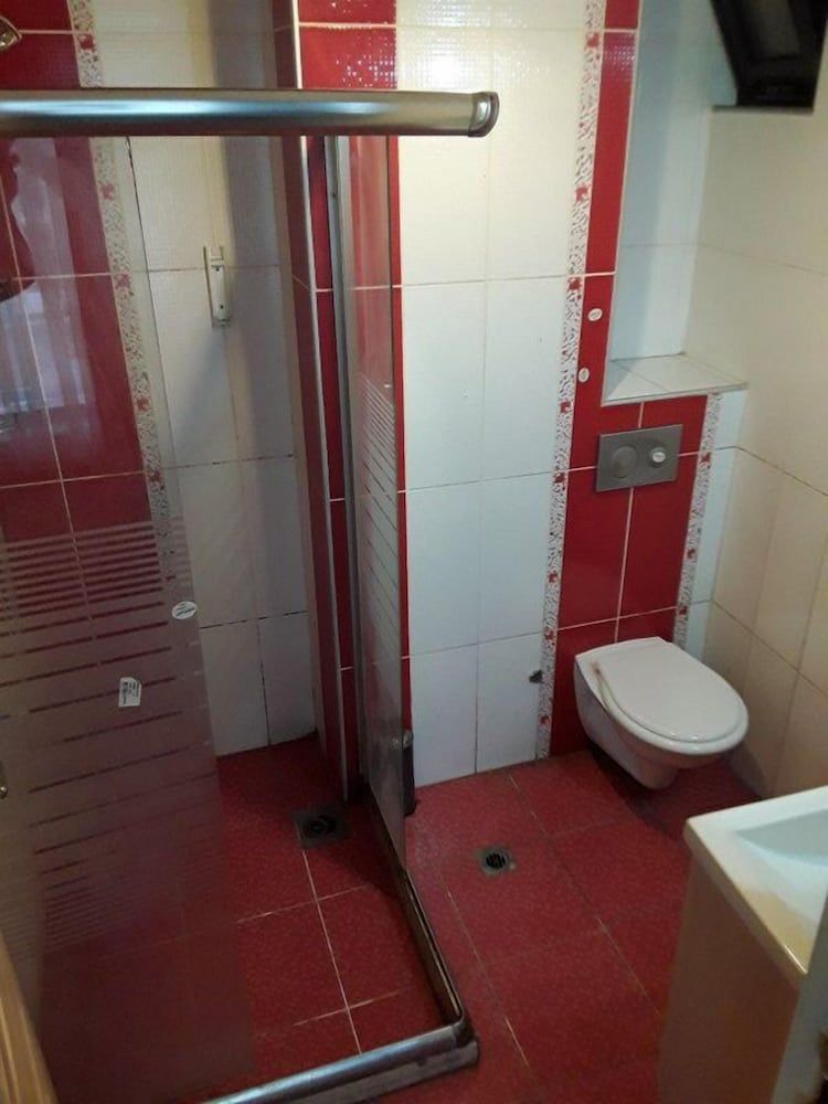 Taksimparis Apartments Suite 8