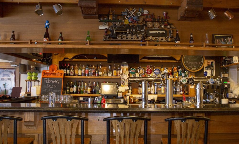 undefined Whistler's Inn 5