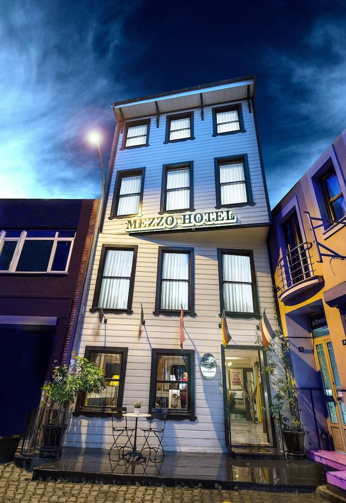 undefined Mezzo Hotel 6