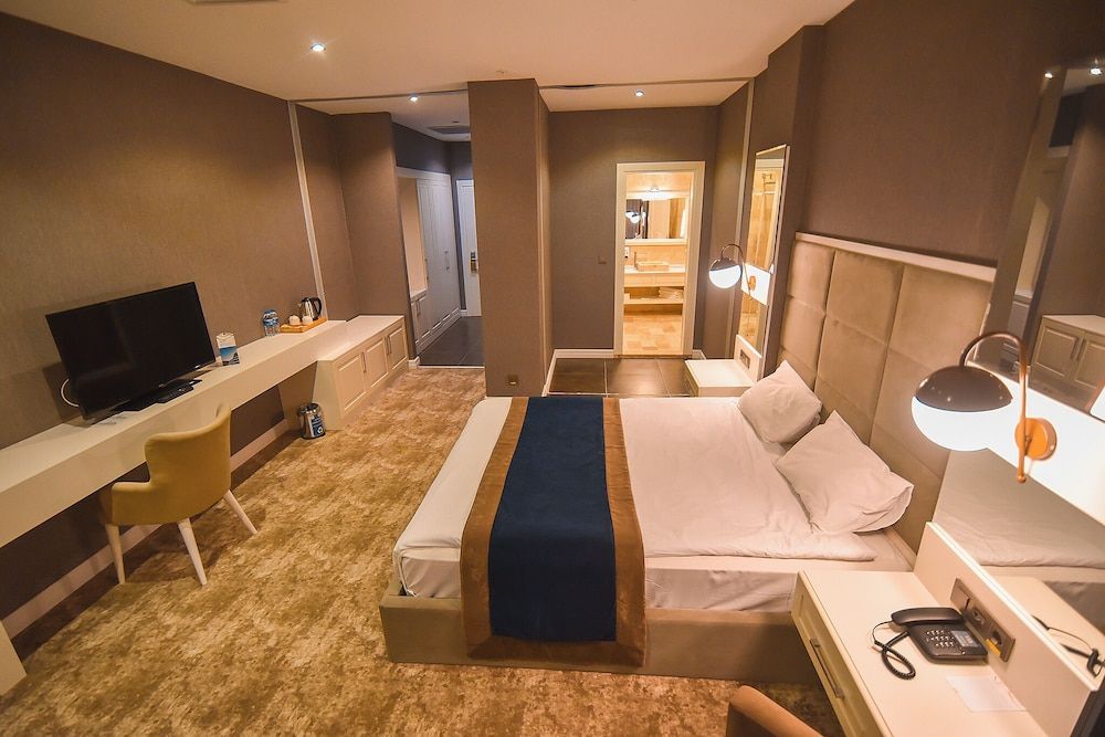Economy Room