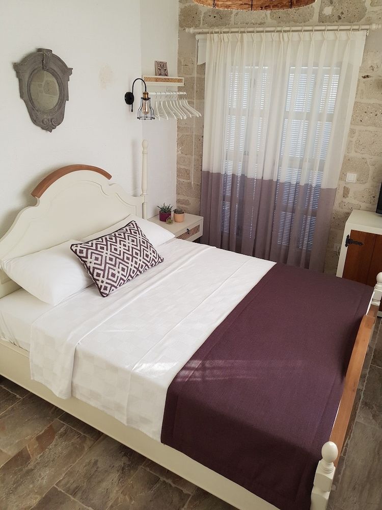 Deluxe Double Room, 1 Queen Bed, Garden View