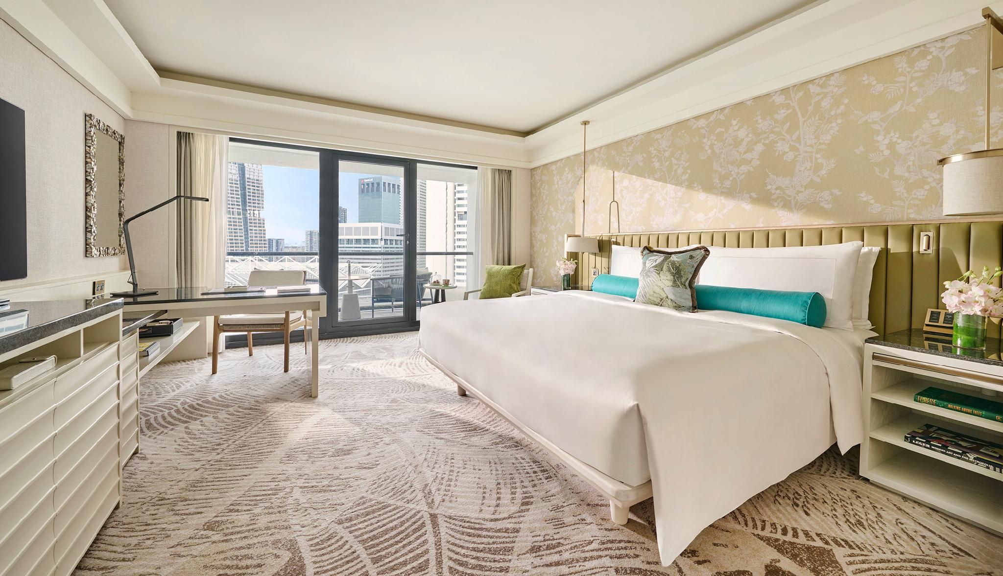 Deluxe King Room with Balcony
