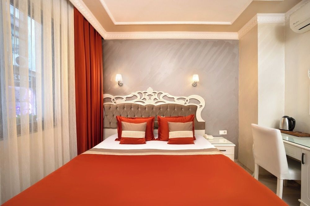 undefined Deluxe Newport Hotel - Old City