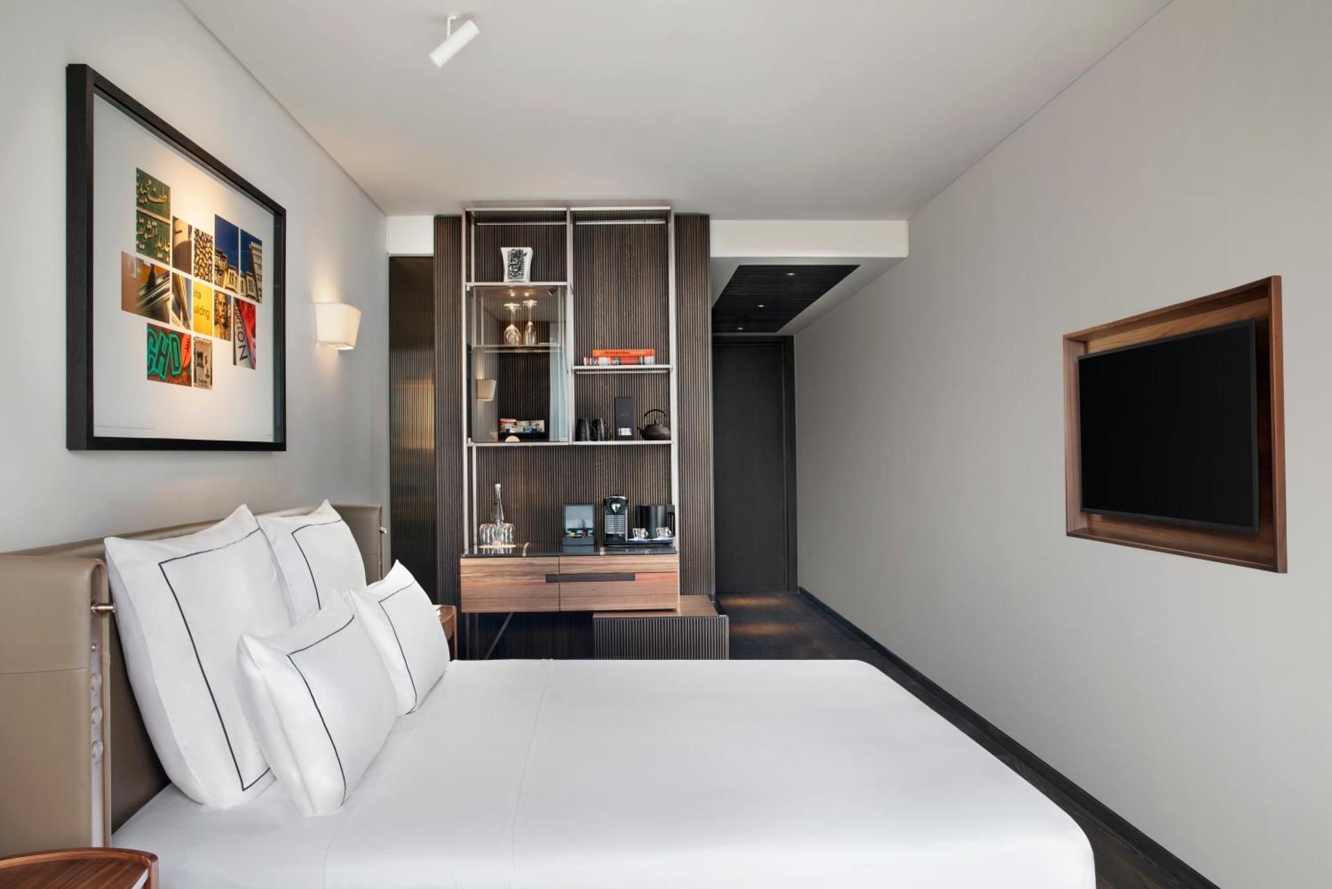 Glens Palas Istanbul Nisantasi King Bed 2