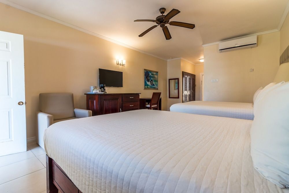 Deluxe Room (2 Queen Beds)