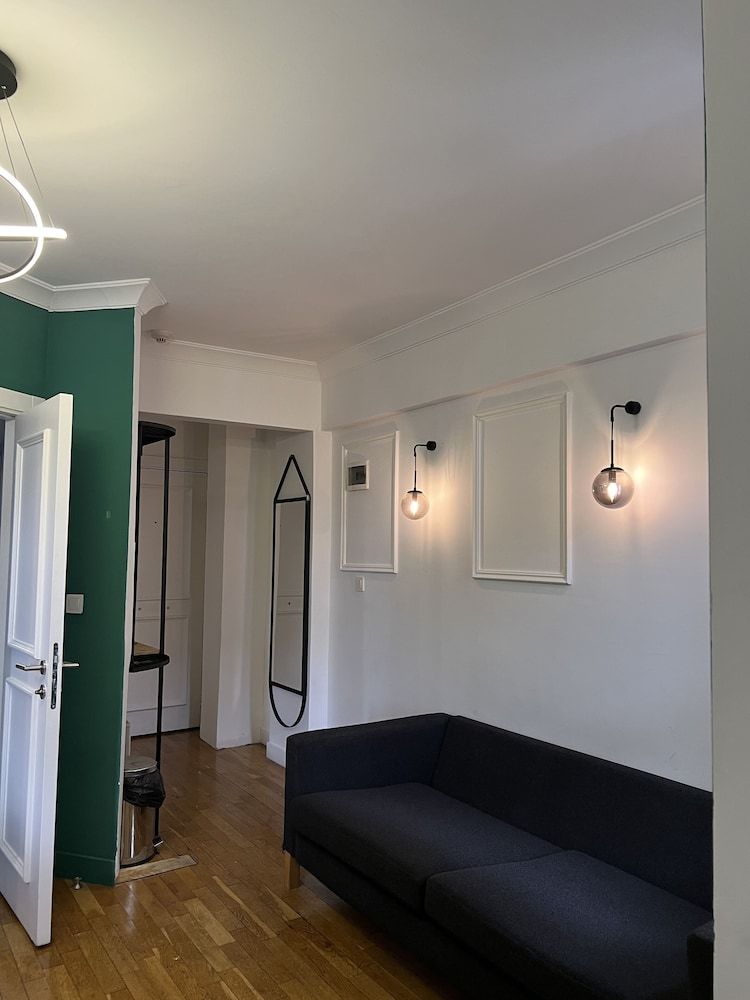 Neva Flats Standard Triple Room 5