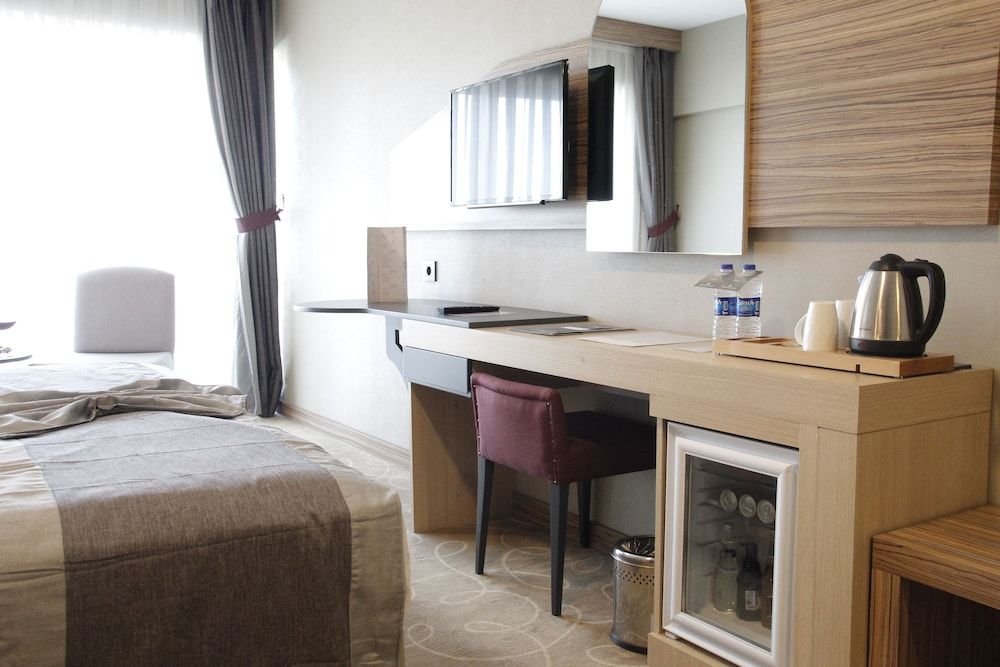 Greymark Hotel Standard Double Room 8