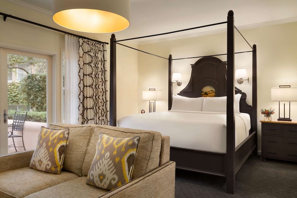 Suite (Vineyard Suite,1 King, Patio)