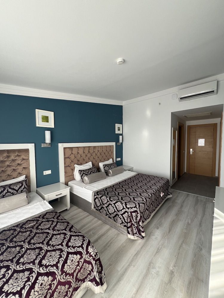 SL La Perla Hotel Kemer All Inclusive Standard Room, Mountain View 5