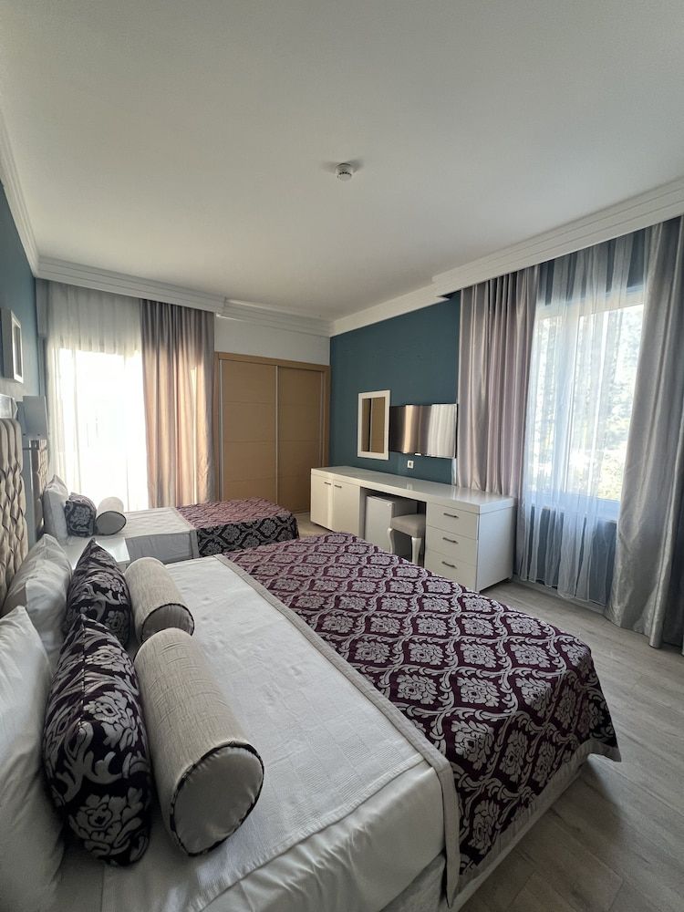 SL La Perla Hotel Kemer All Inclusive Standard Room, Mountain View 7