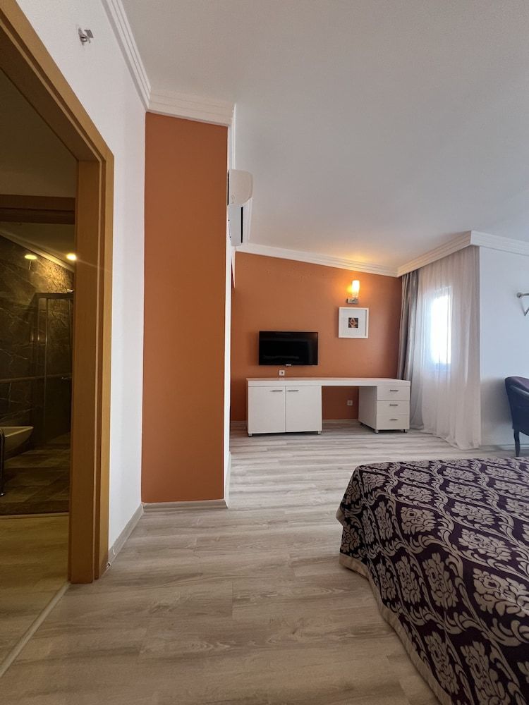 SL La Perla Hotel Kemer All Inclusive Luxury Room, 1 Queen Bed, Sea View 16