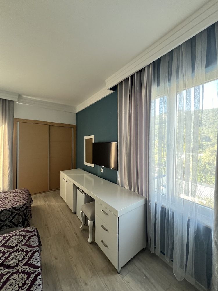 SL La Perla Hotel Kemer All Inclusive Standard Room, Mountain View 8
