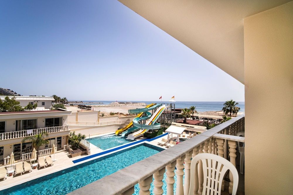 SL La Perla Hotel Kemer All Inclusive Standard Room, Sea View 11