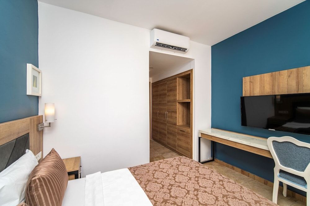 SL La Perla Hotel Kemer All Inclusive Standard Room, Sea View 4